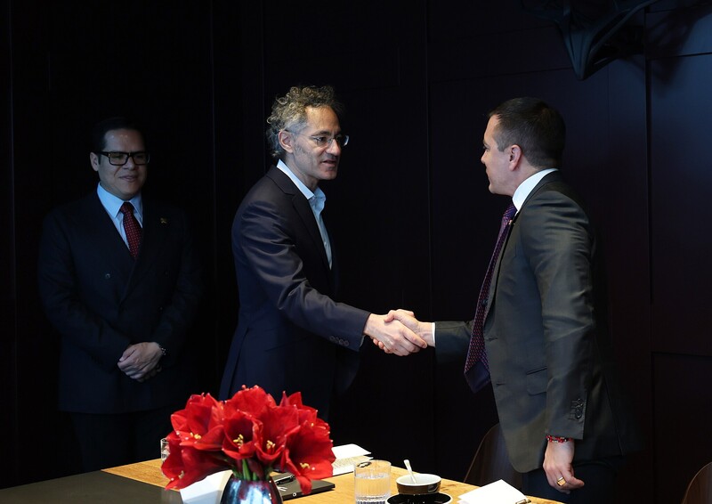 Palantir-CEO Alex Karp ontmoet in Davos Ecuadoraans president Daniel Noboa.