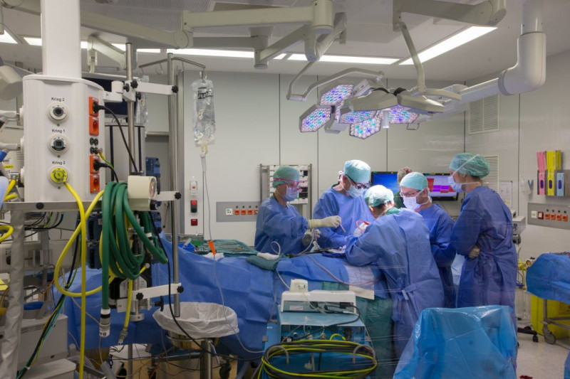operatie in transplantatiecentrum ziekenhuis