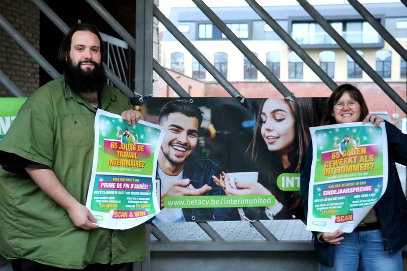 Tom Lingier en Jozefien Ponseele van het ACV informeerden aan uitzendkantoren over de rechten van de uitzendkracht.