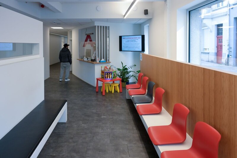 Lege wachtzaal bij de dokter