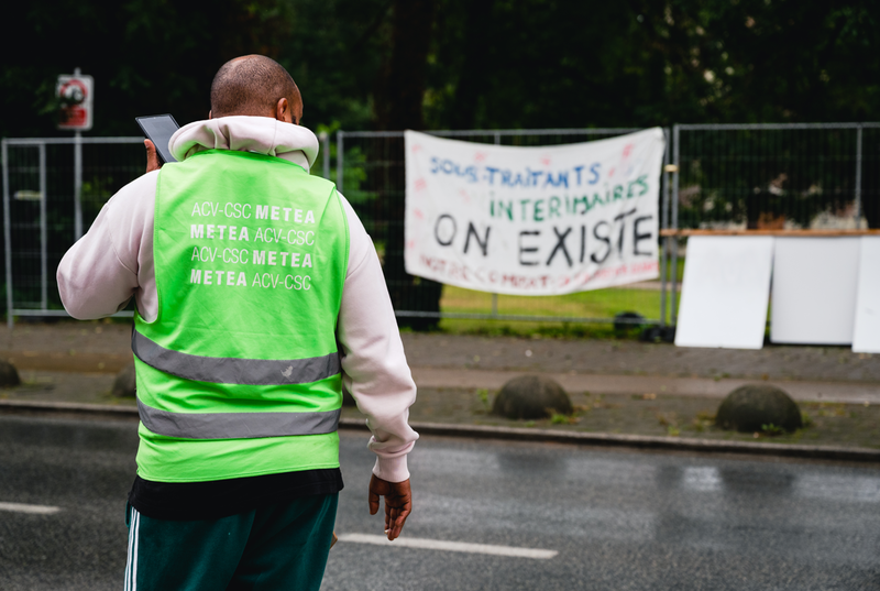 werknemer Audi aan stakingspiket