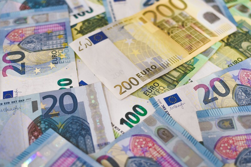 Geld eurobiljetten 20 euro 200 euro