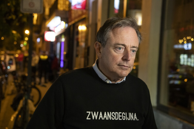 Bart De Wever N-VA met toepasselijke trui