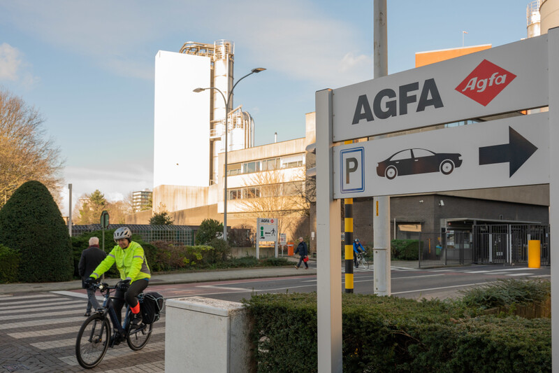 Fabriek Agfa Gevaert Mortsel Antwerpen fietser