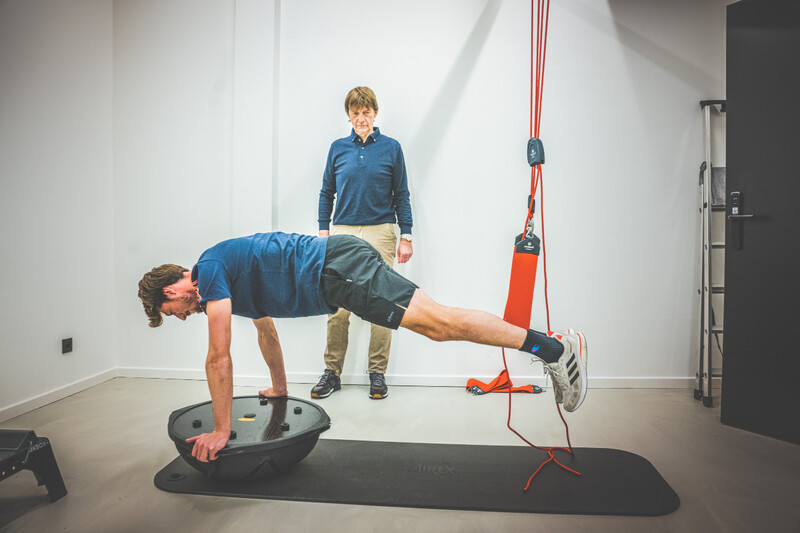 Slechts in 26 procent van de sessies rekenen bieden kinesisten de derdebetalersregeling aan waardoor patienten een tijd op hun tussenkomst moeten wachten.