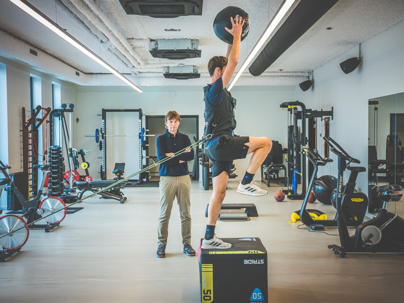Frank Wezenbeek, Kinesisten en sportpraktijk in hockeyclub Gantoise in Gent
