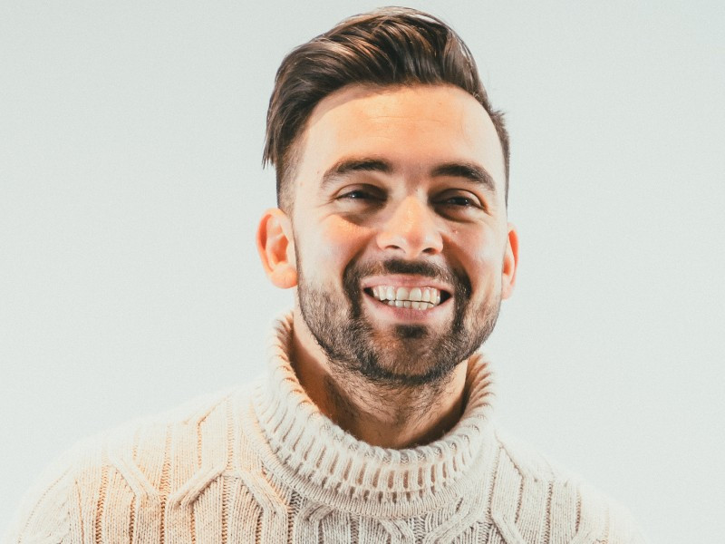 Mathias Vergels, acteur uit Thuis en zanger