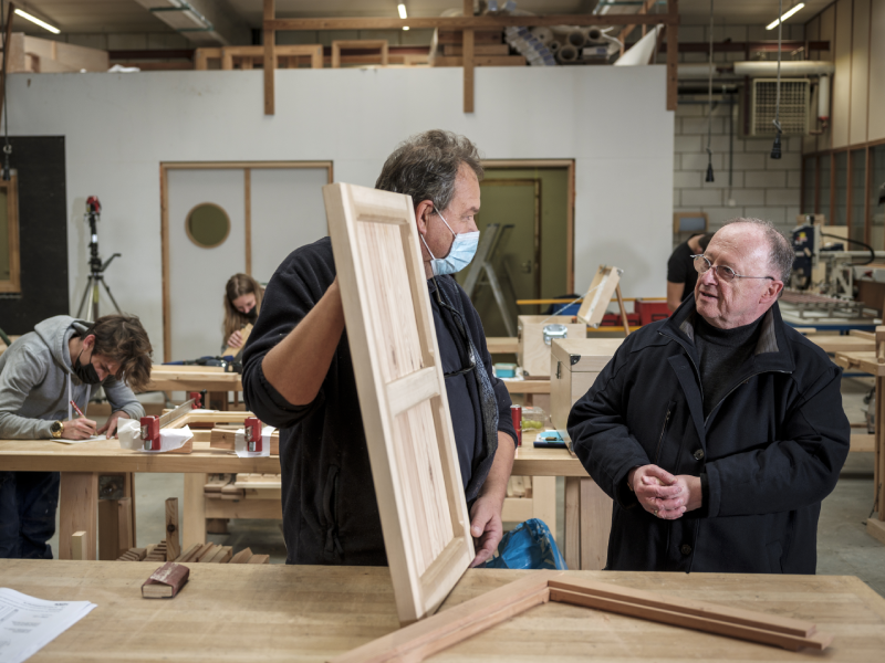 Luc Cortebeeck in een houtatelier