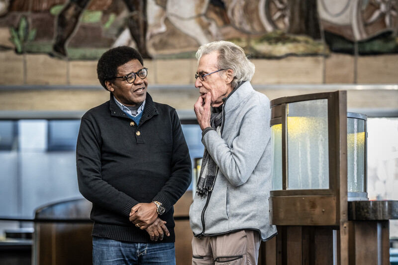 Uzziel Twagilimana (l.) en Réginald Moreels (r.) 