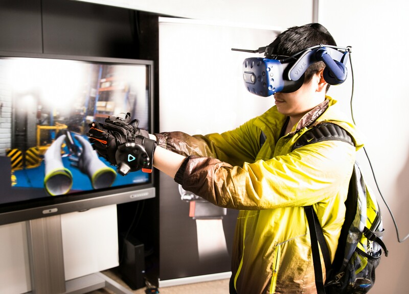 man op training met VR-bril