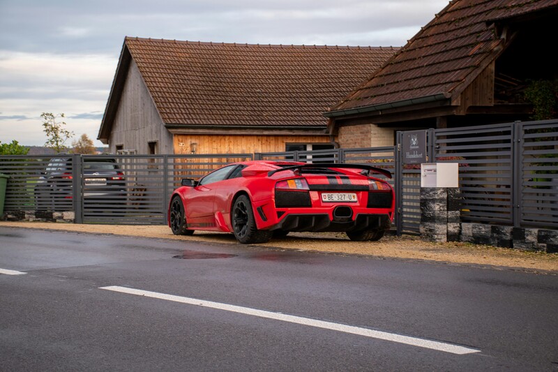 Bij autofabrikant Lamborghini gingen werknemers in 2023 naar een afwisseling van vijf- en vierdaagse werkweken, zonder loonverlies 